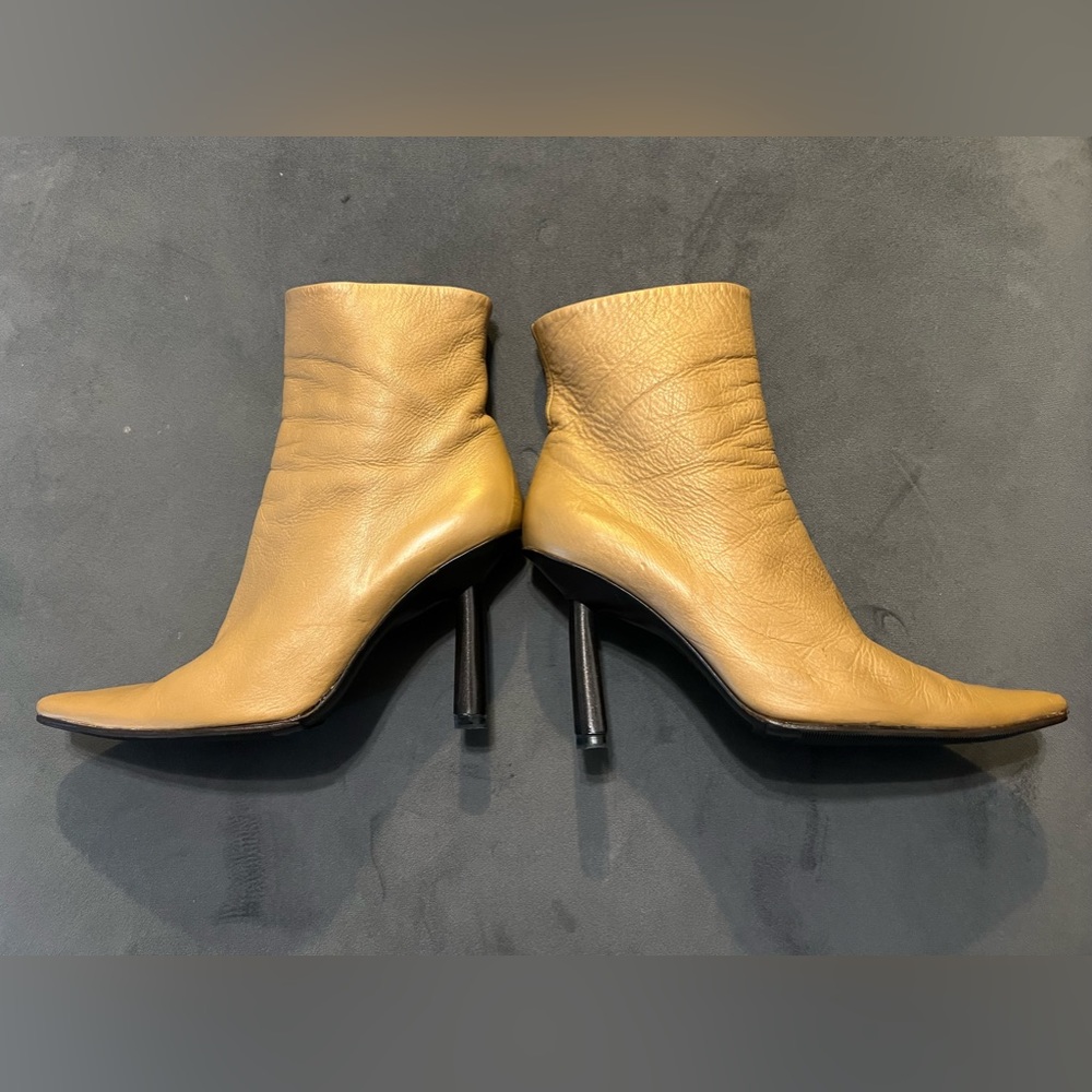 BCBGMAXMARIA